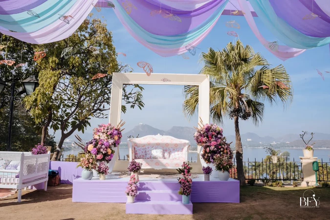 Mandap stage with an Aravalli view at a Jaipur palace setting