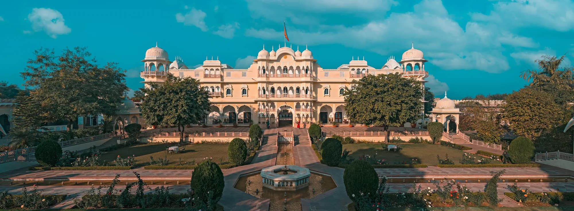 Arrival gateway and entrance courtyard of Nahargarh Ranthambhore palace-style hotel, Khilchipur