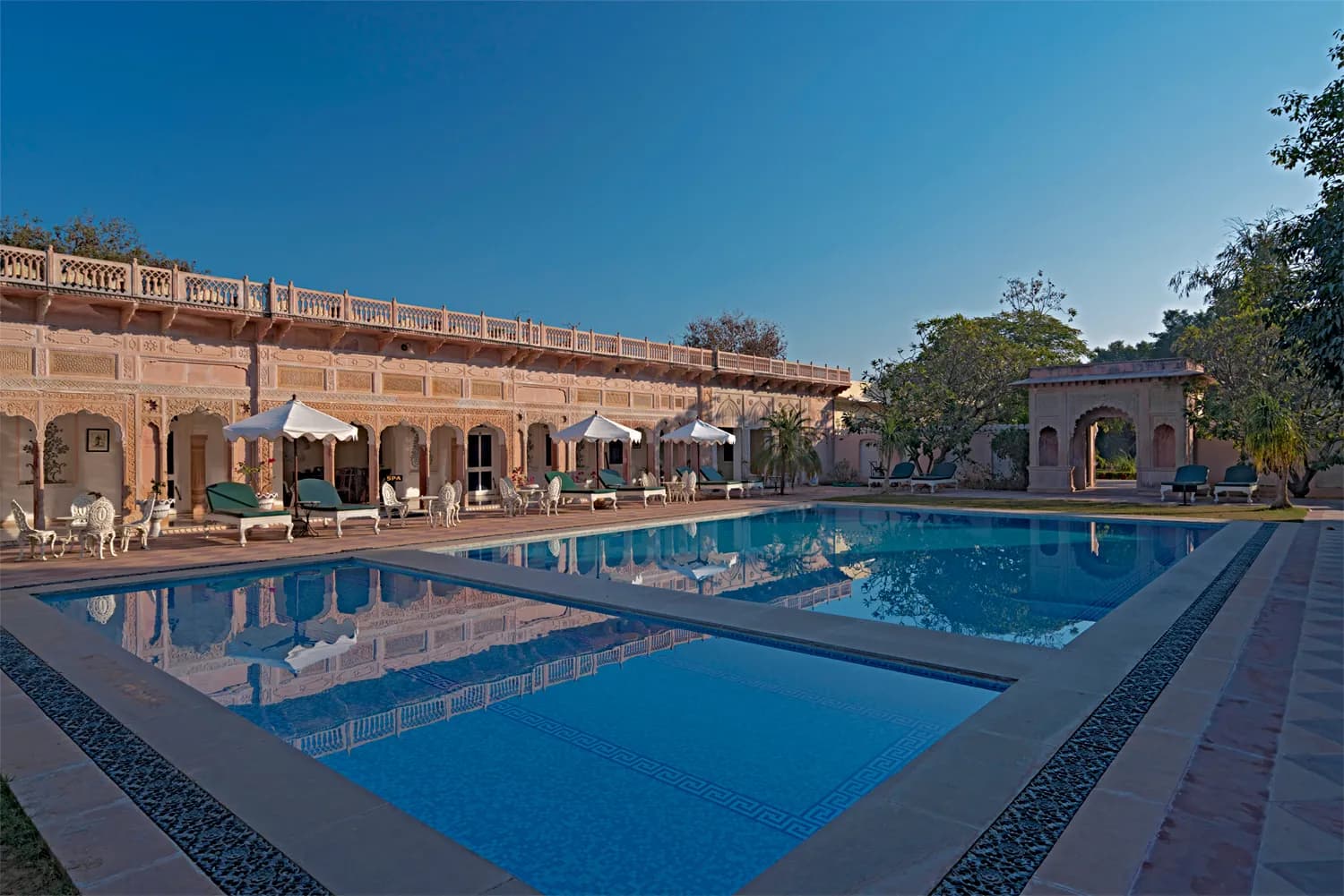 Rajasthani fine-dining and royal hospitality presentation at Nahargarh Ranthambhore