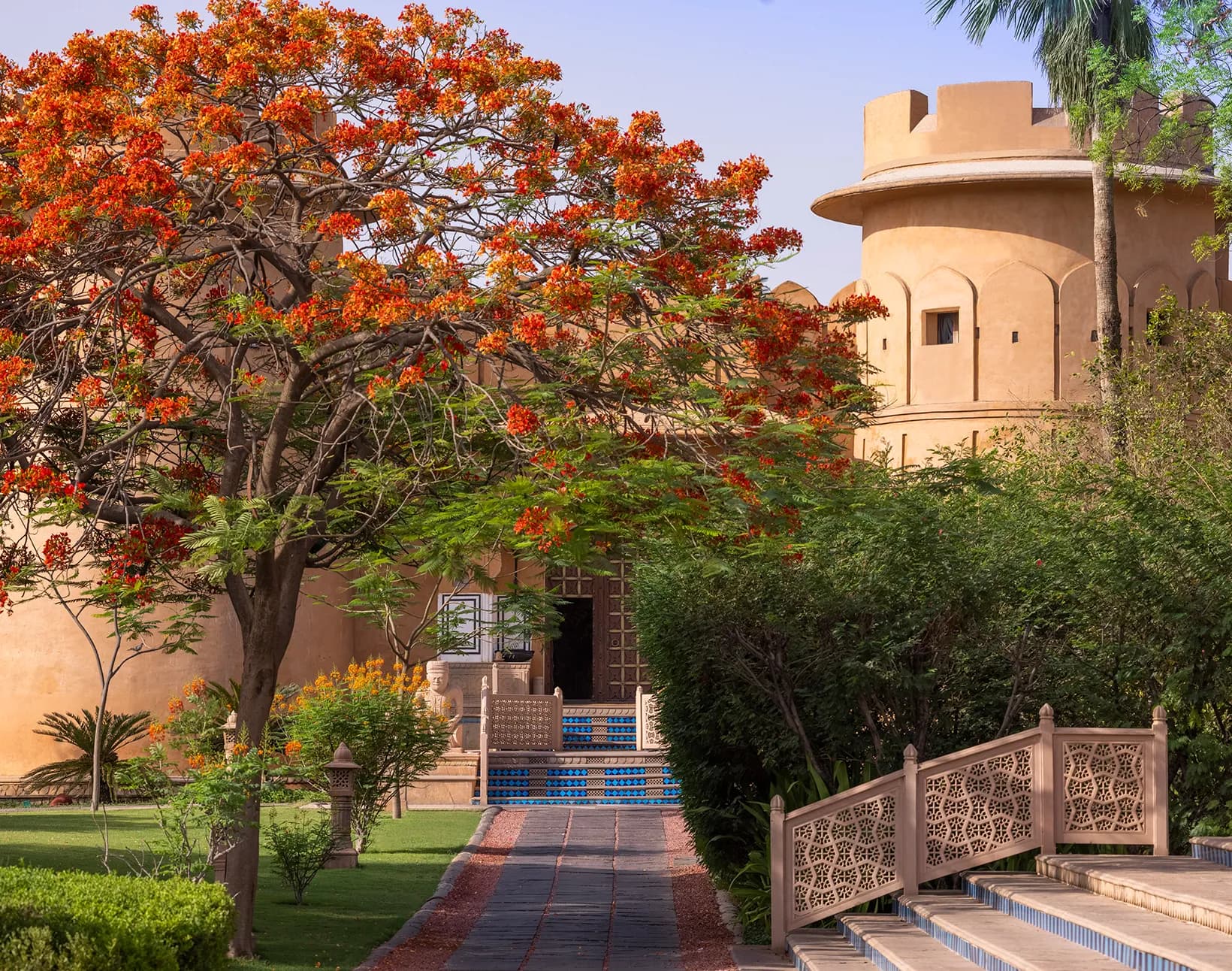 Marble courtyard mandap and pheras ceremony setting at The Oberoi Rajvilas Jaipur