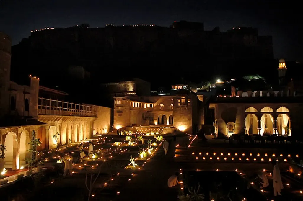 Courtyard ceremony and mandap setting beneath Mehrangarh Fort at RAAS Jodhpur