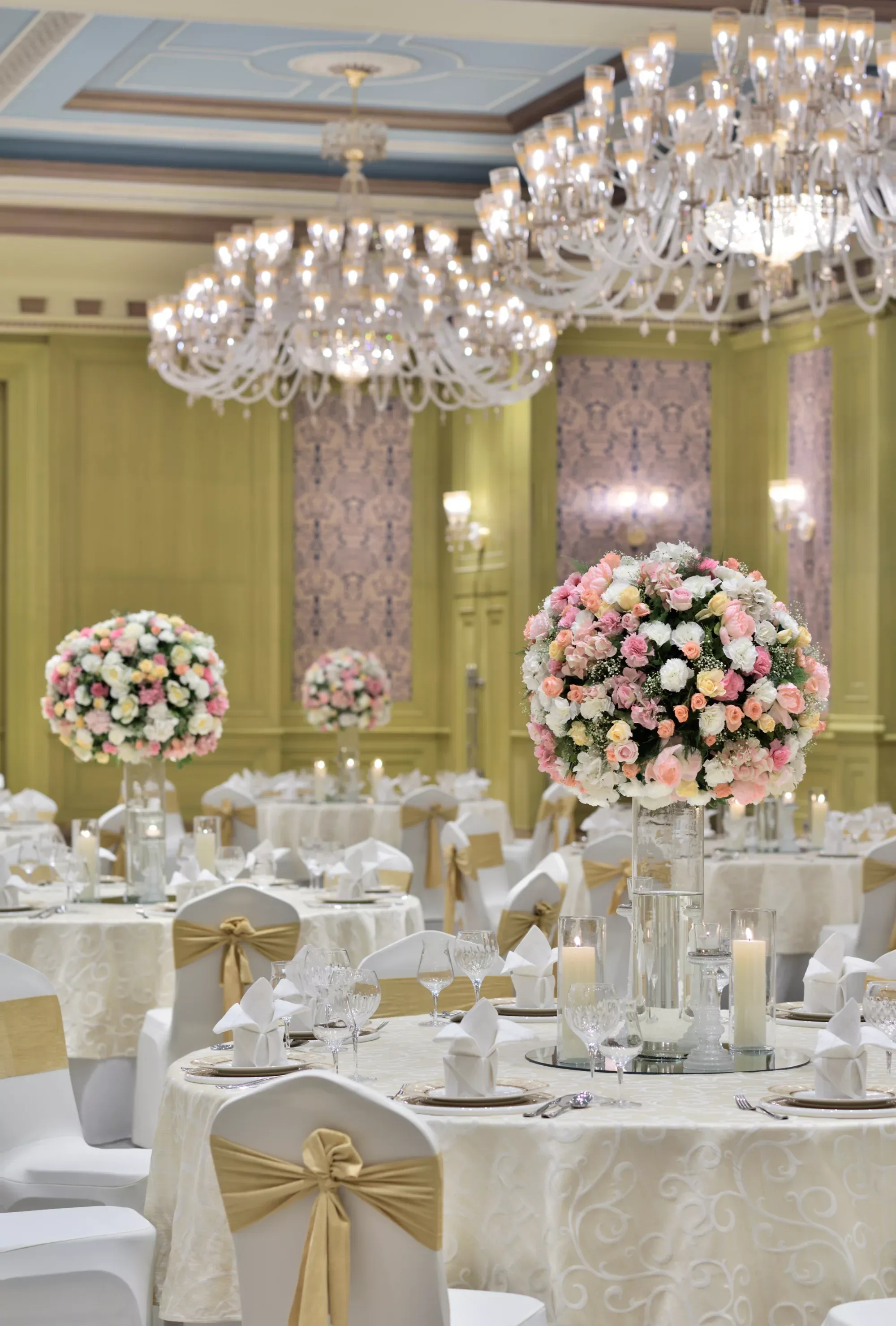 Lawn and ballroom wedding celebration setting at Raffles Udaipur