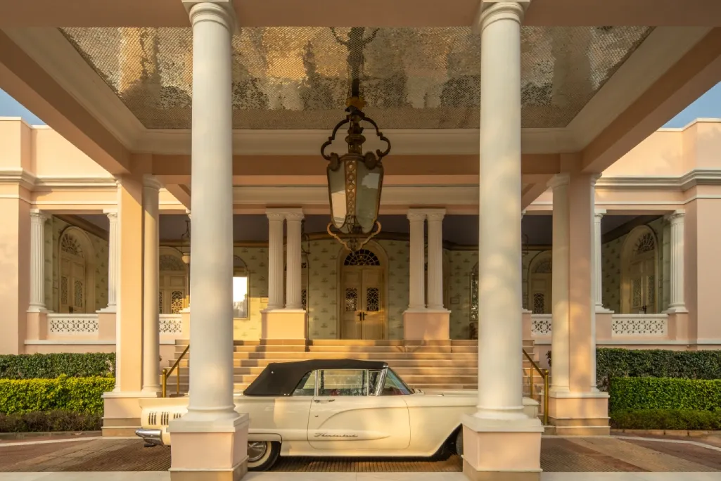 Art-deco motifs, restored frescoes and whimsical interior detailing at SUJAN Rajmahal Palace Jaipur