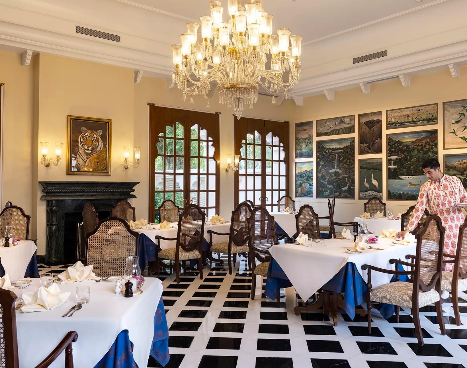 The dining room and fine-dining hospitality presentation at The Oberoi Vanyavilas Ranthambore