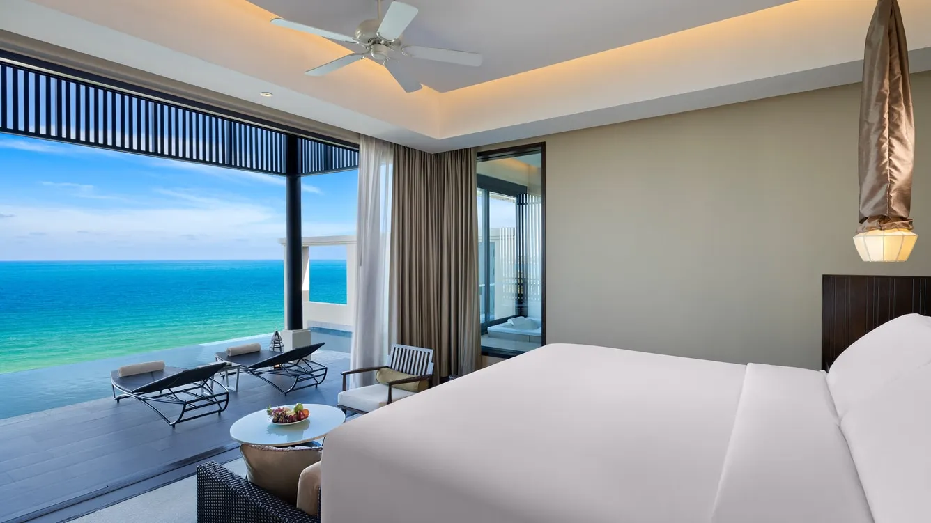 Ocean-view pool suite with private infinity pool at Vana Belle Koh Samui