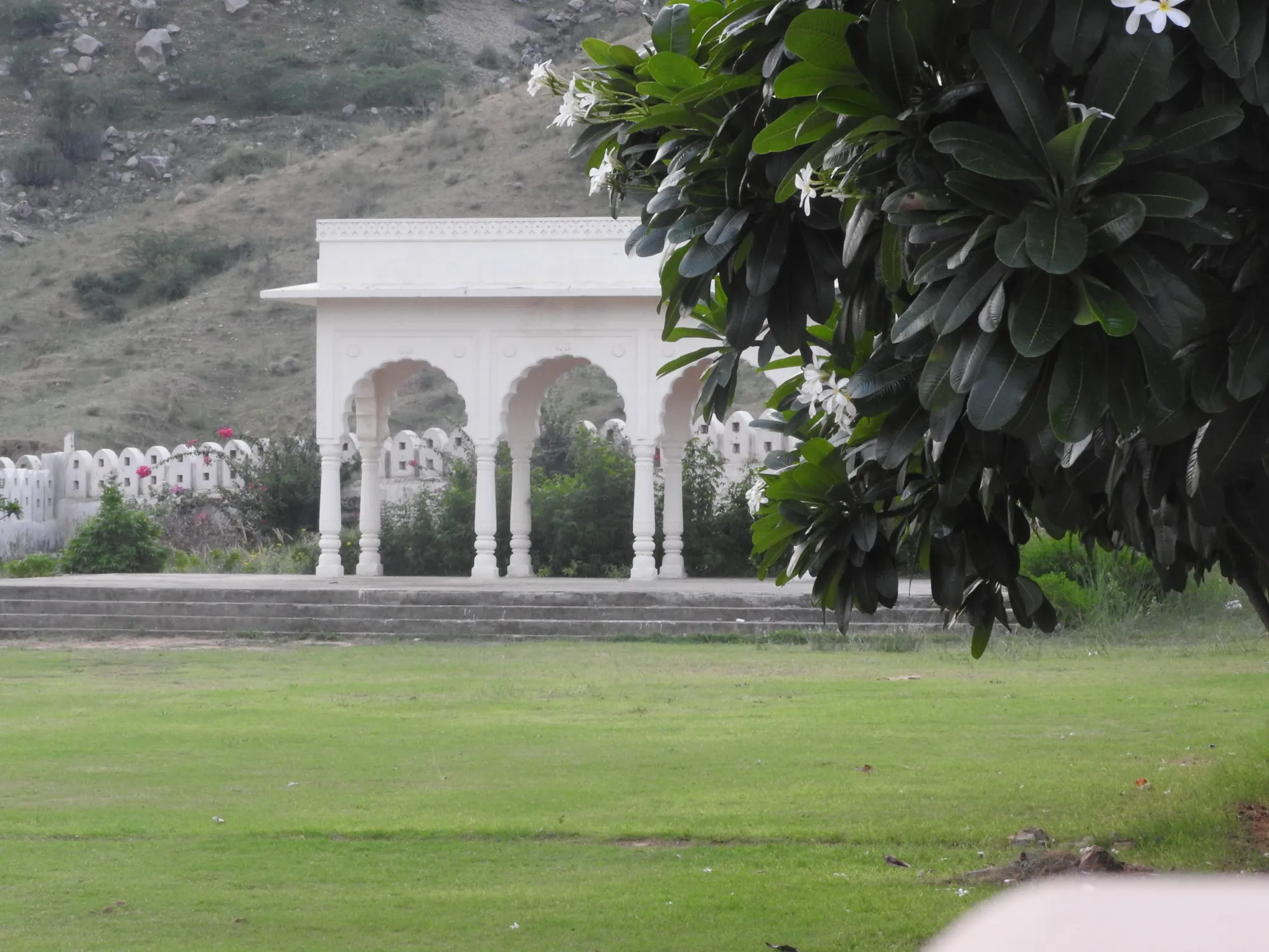 Arrival entrance and drive at Bhanwar Singh Palace resort on the Ajmer-Pushkar bypass