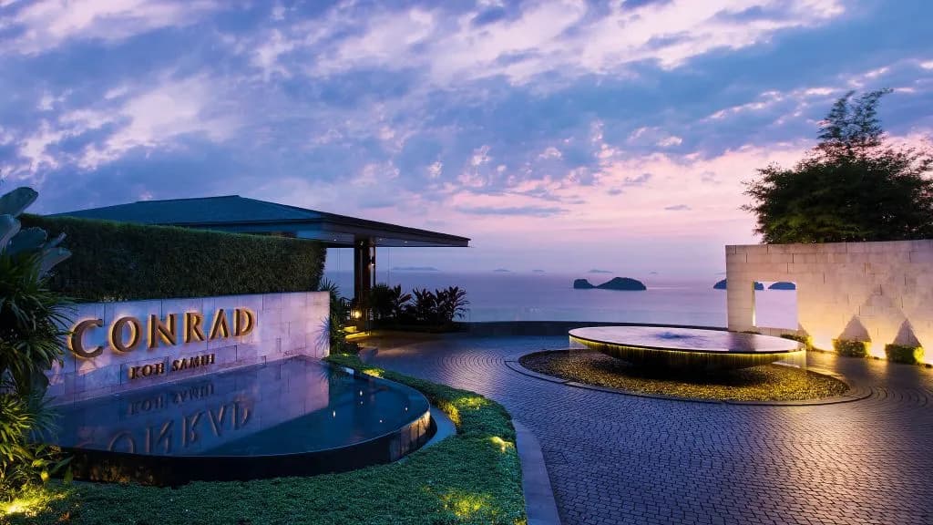 Open-air arrival lobby with ocean views at Conrad Koh Samui, Taling Ngam, Koh Samui