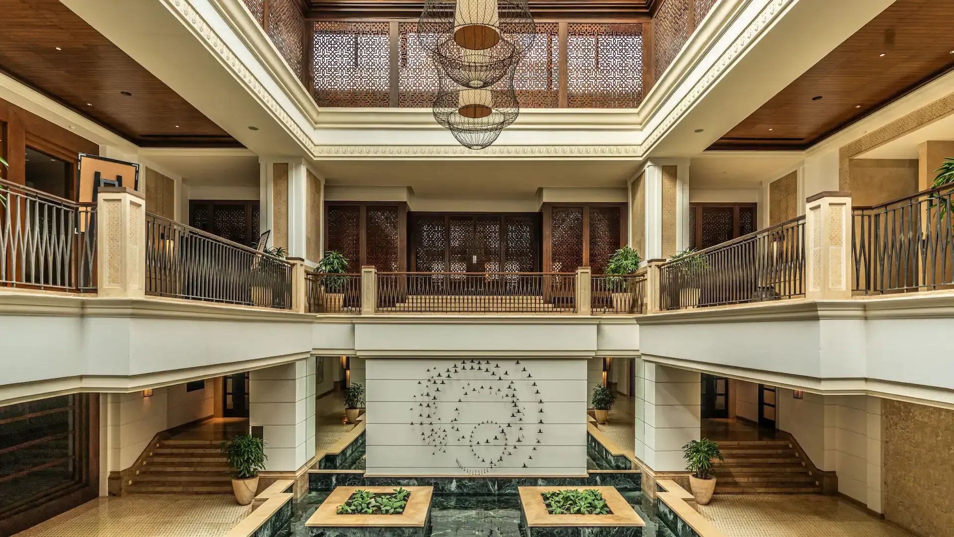 Arrival and atrium lobby at Grand Hyatt Goa, Bambolim