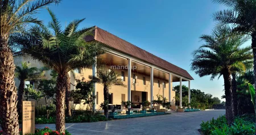 Arrival porte-cochère and main building entrance of The Westin Pushkar Resort & Spa, Pushkar