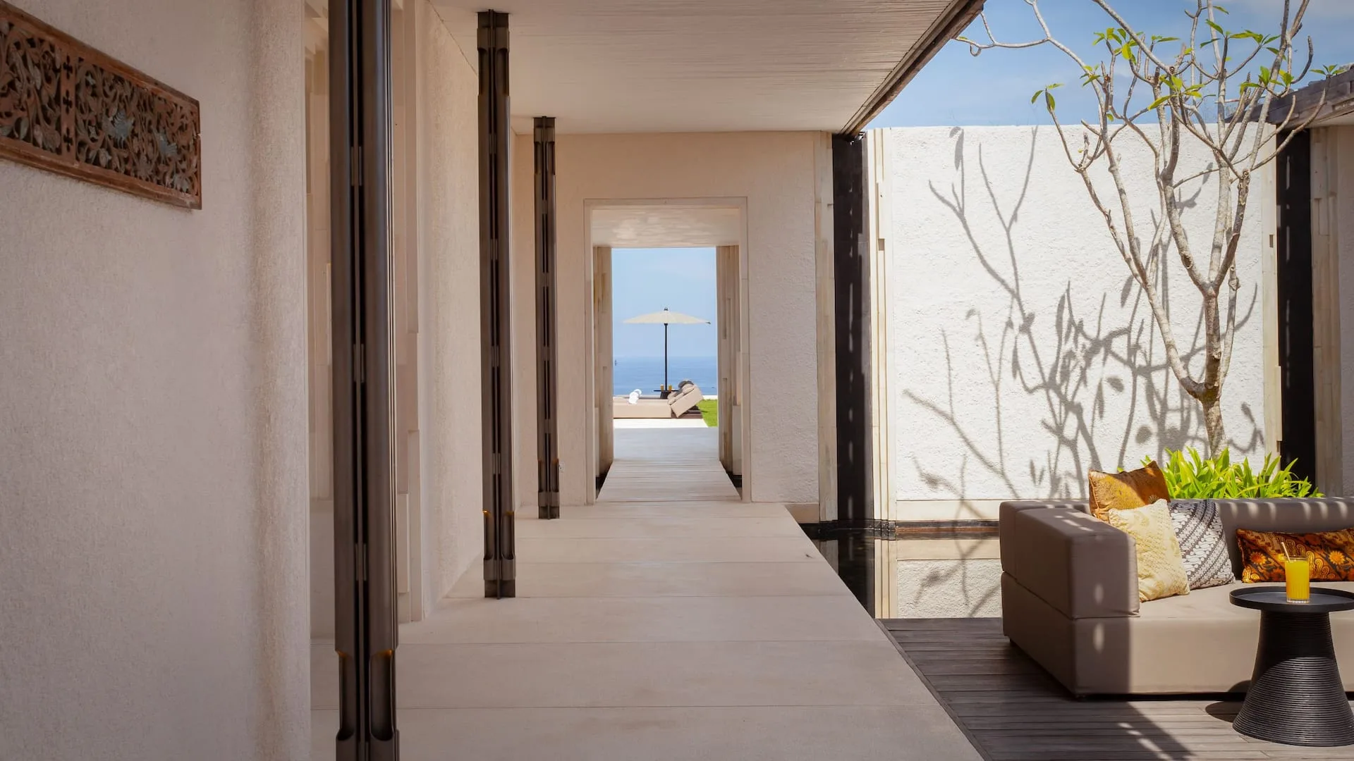 Two-bedroom cliff-edge villa private pool and cabana over the ocean at Alila Villas Uluwatu, Bali