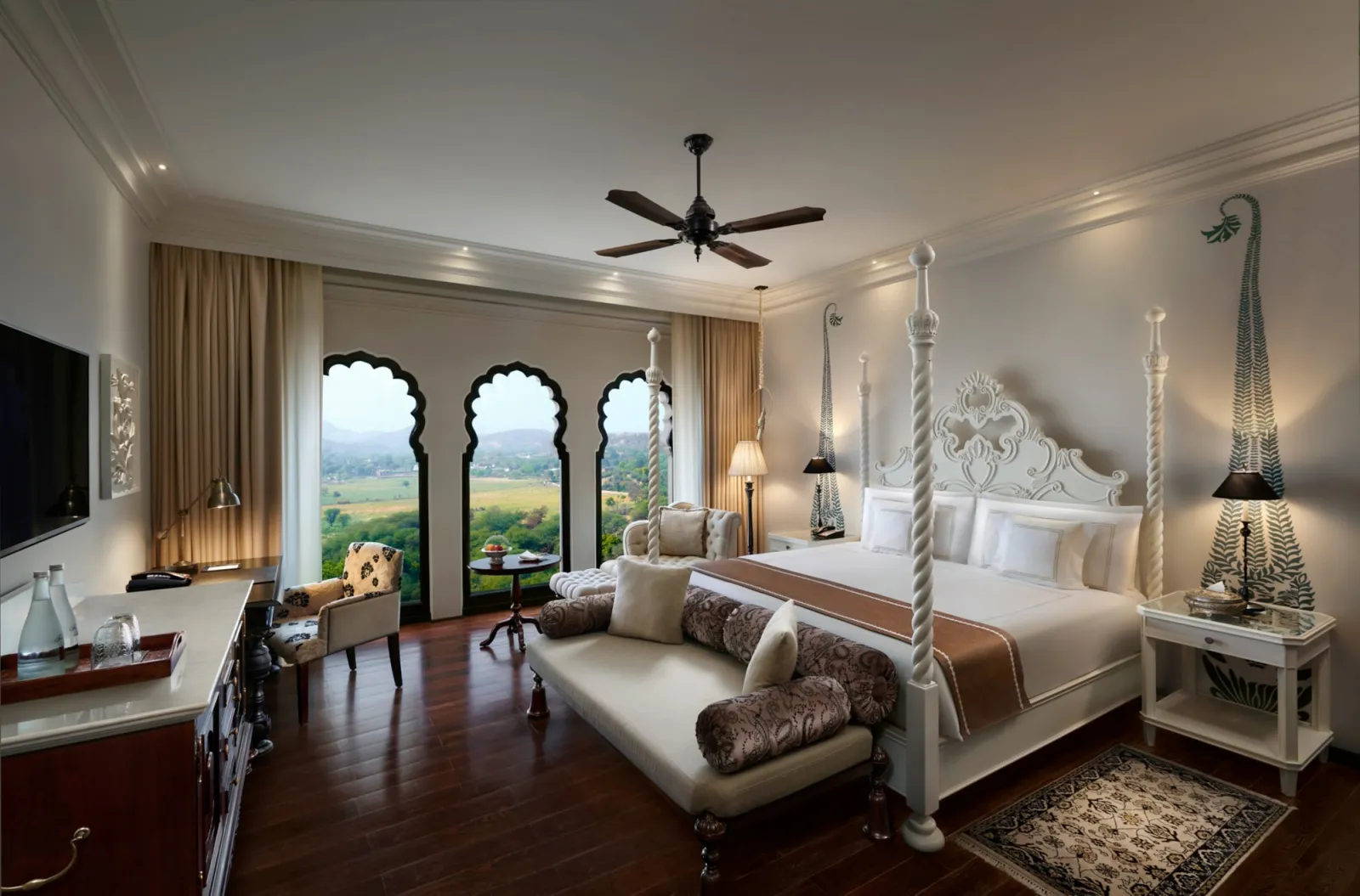 Expansive outdoor wedding lawn against the pink-sandstone fort backdrop at Fairmont Jaipur