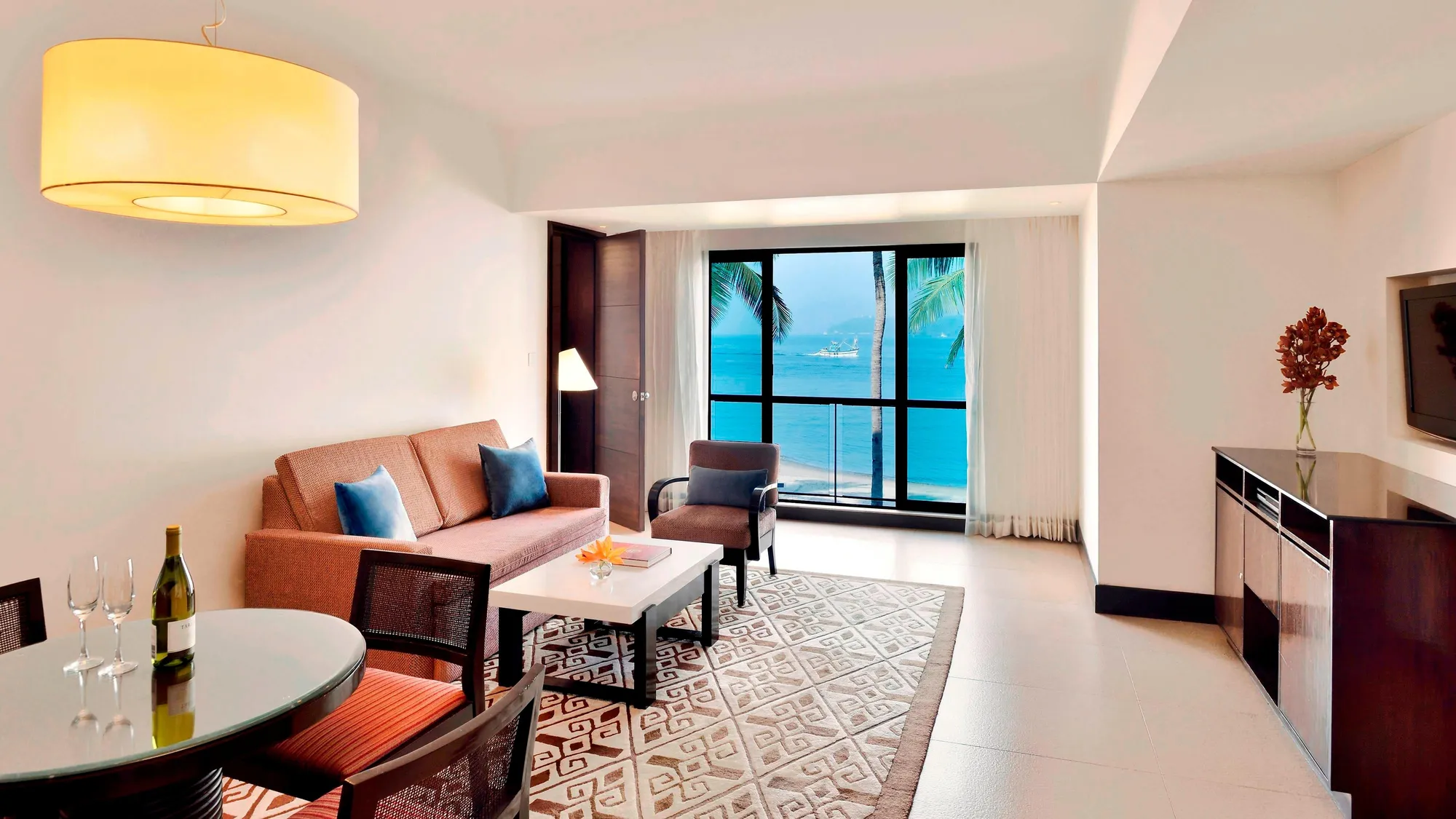 Guest suite with sea view at Goa Marriott Resort and Spa, Miramar