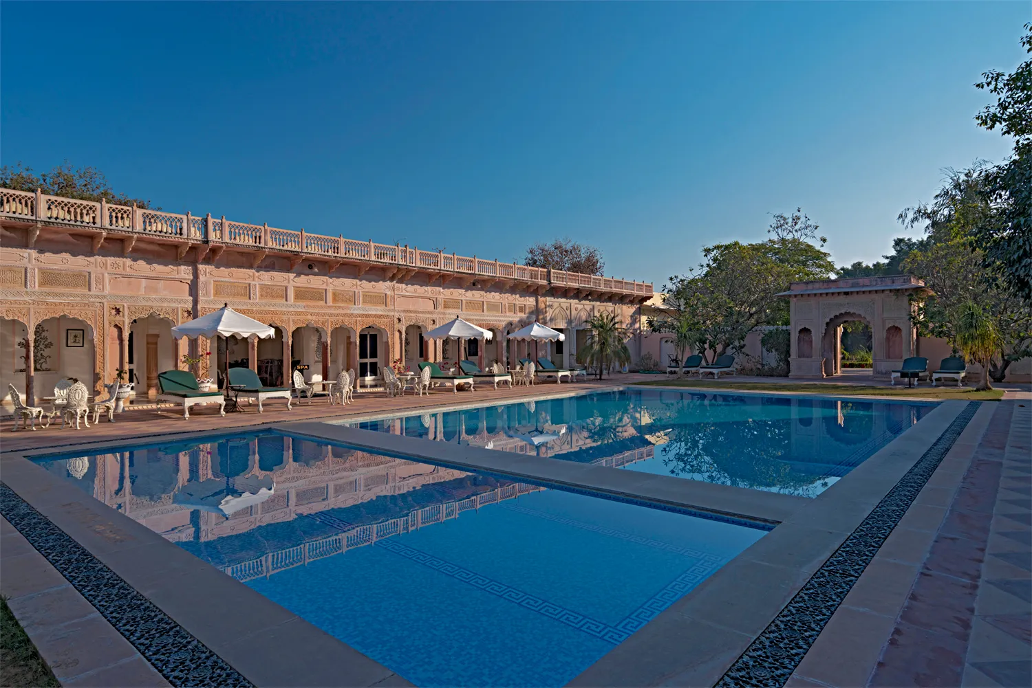 Rajasthani fine-dining and royal hospitality presentation at Nahargarh Ranthambhore