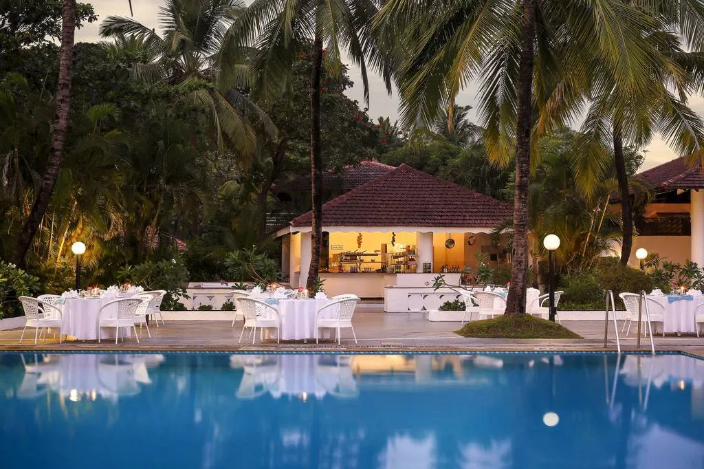 Pool and garden grounds at Novotel Goa Dona Sylvia Resort, Cavelossim