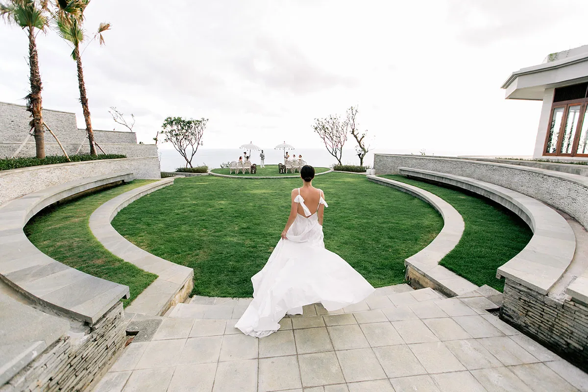 Ocean-view ceremony setting on Andakara Lawn at Six Senses Uluwatu Bali
